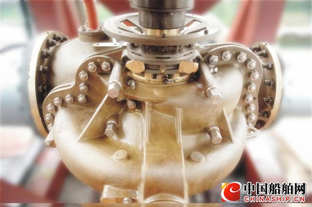 武汉船机成功研制出国内首台2000立方米/小时货油泵系统